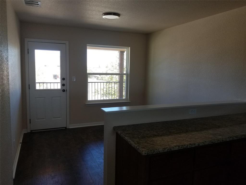 Photo - 92 Sandstone Dr