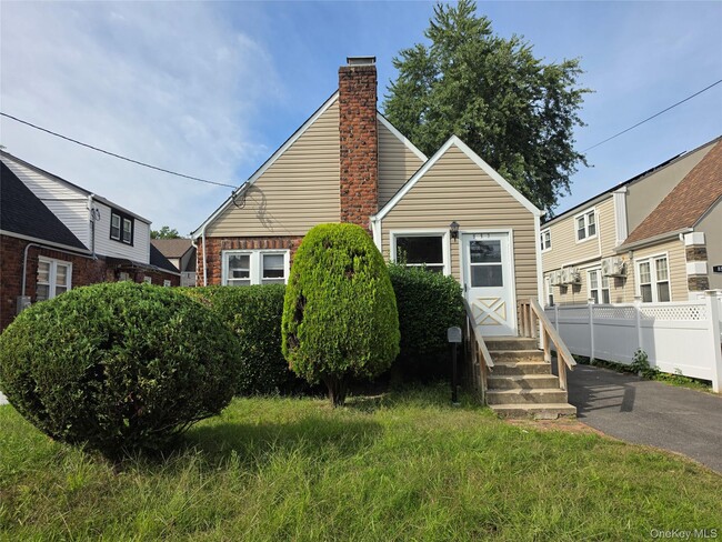 Building Photo - 987 Wallace Ave
