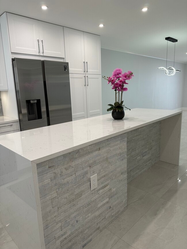 Photo - 308 Golfview Rd Unidad 306