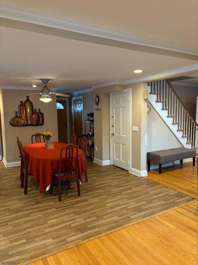 Photo - 521 Pleasant Valley Way