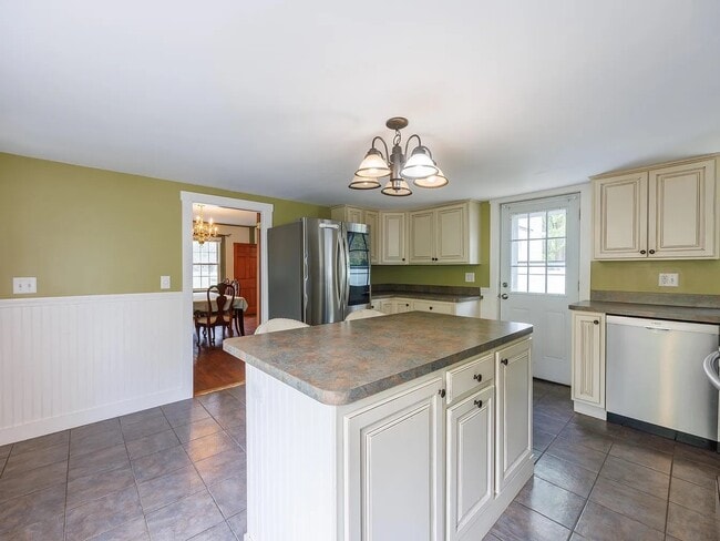 Photo - 59 Middle Rd