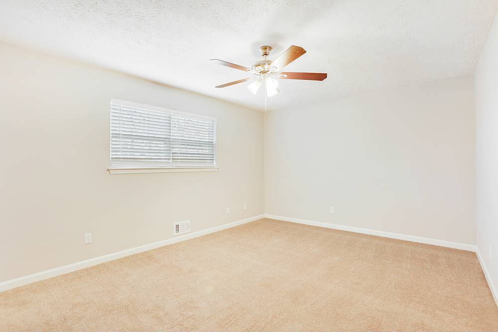 Photo - 5600 N Allen Rd SE