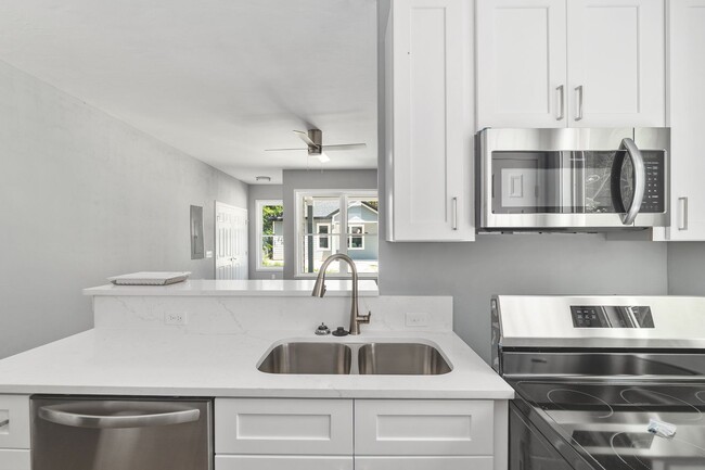 Photo - 422 NW 3rd Ave