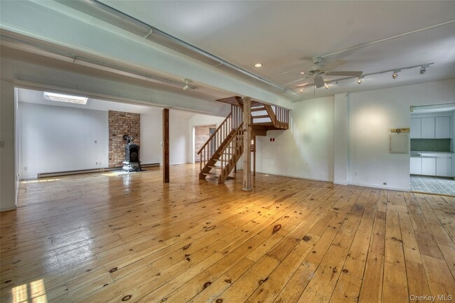 Photo - 270 North St