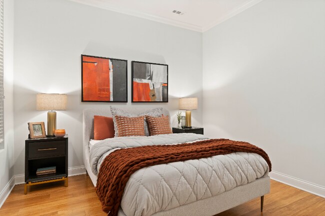 Photo - 1073 W Monroe St