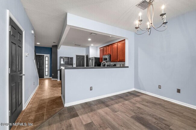 Photo - 4265 Highwood Dr