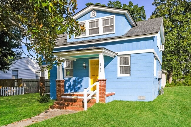 Photo - 4 bedroom / 1.5 bath in West Ashley ~ Move...