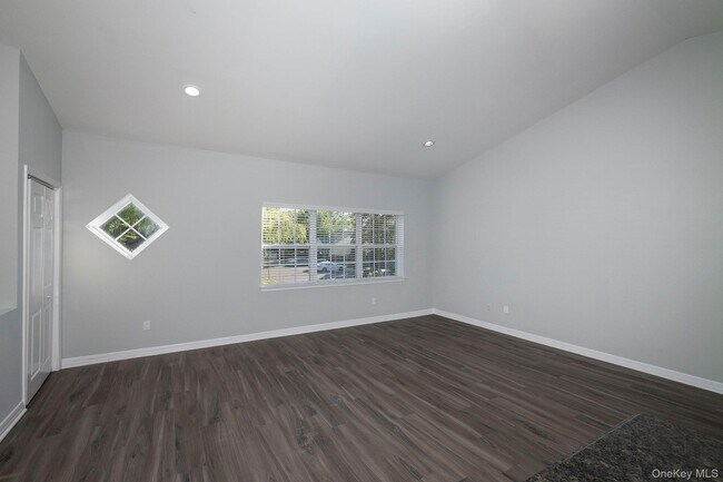 Photo - 310 Centre Ct Unit 310