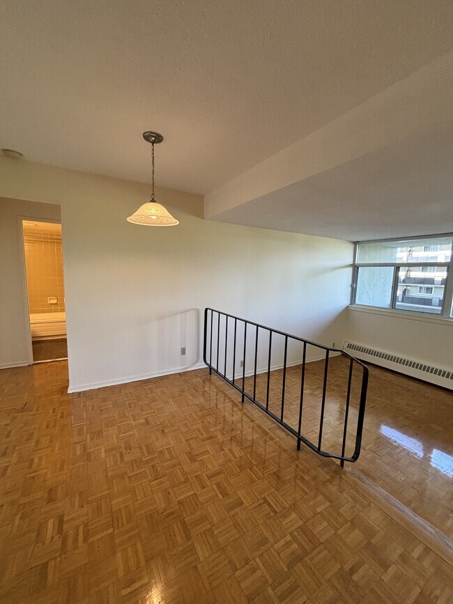 Photo - 70 McEwen Ave