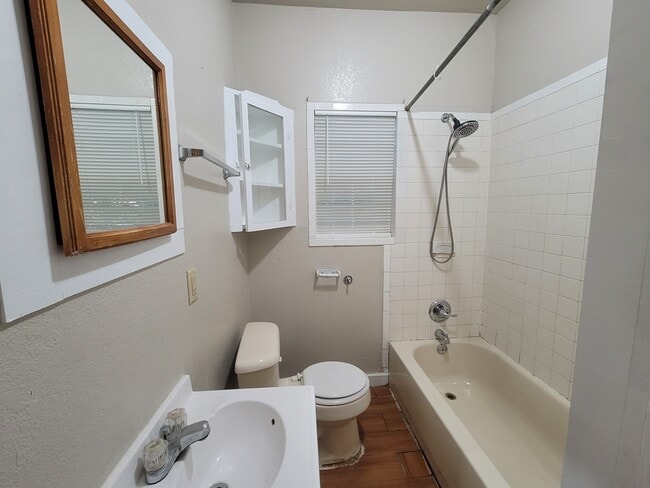 Photo - 1812 Avenue I