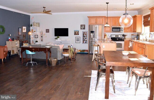 136 Bridge St Unit 303