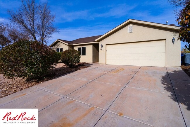 Photo - Inviting 3-Bedroom Home with Garage and Pr...