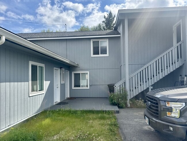 Building Photo - 1323 Kalakaket St Unit #3 Rental
