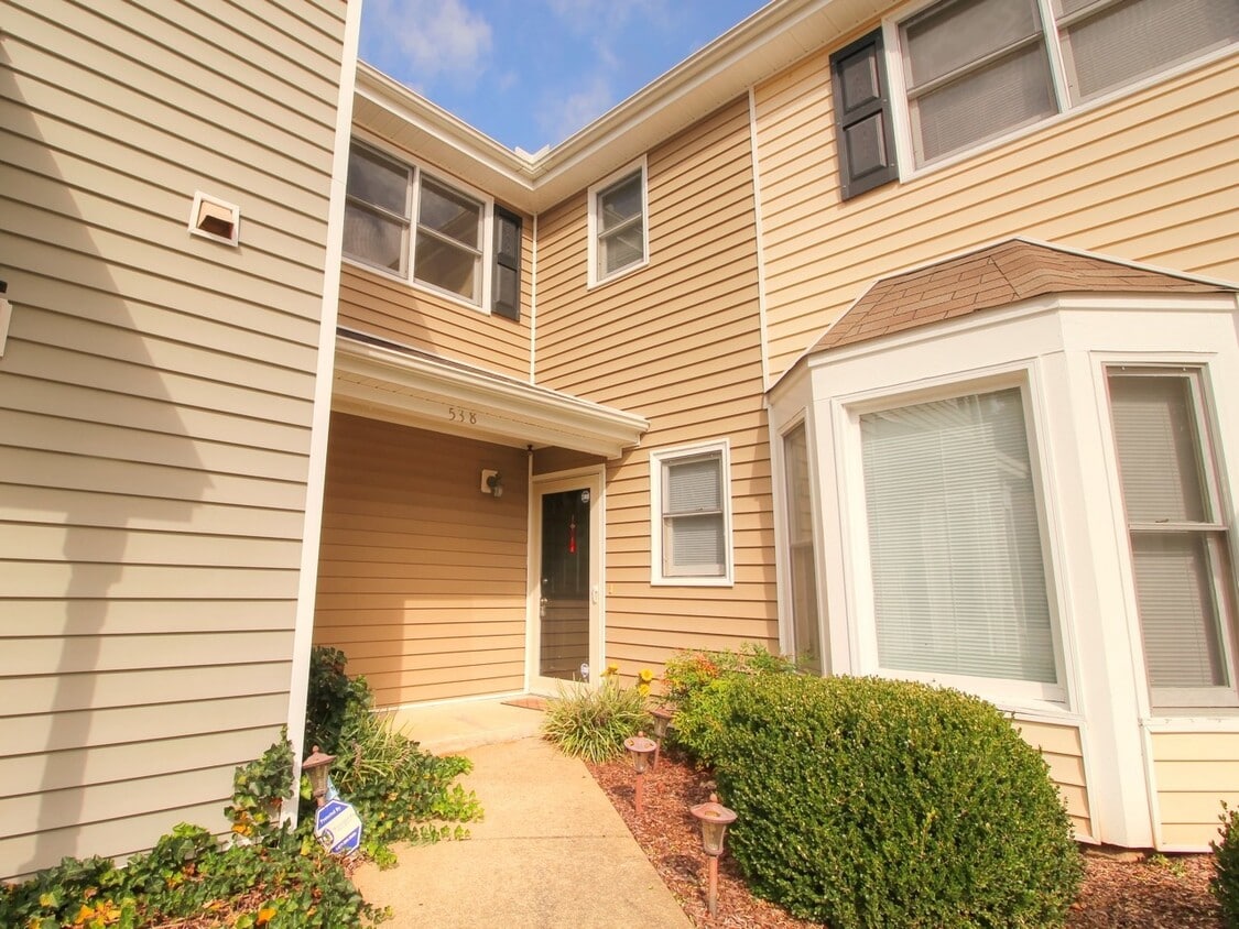 Nice 3 bedroom 2 bath town home in SW Durh... - Nice 3 bedroom 2 bath town home in SW Durh...