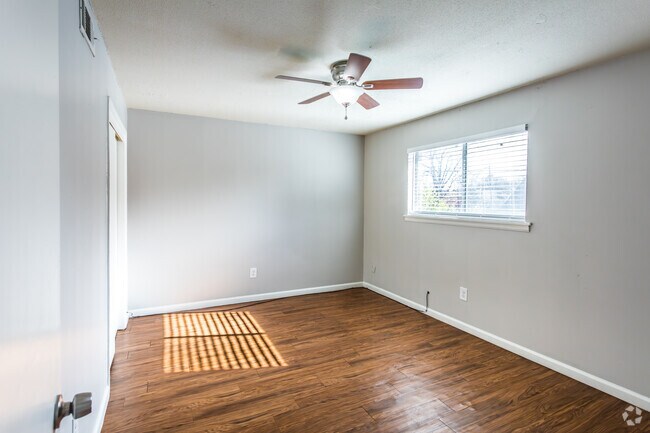 2BR, 1BA - 950SF - Second Bedroom