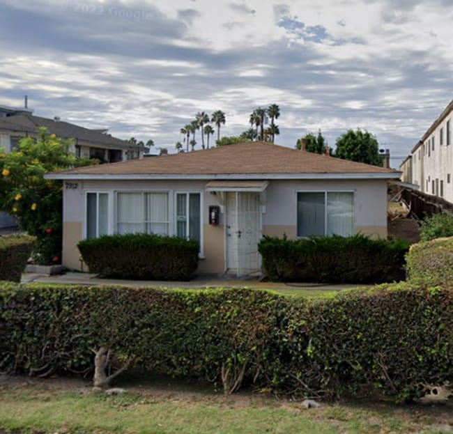 Building Photo - 7912Star Unit 7912