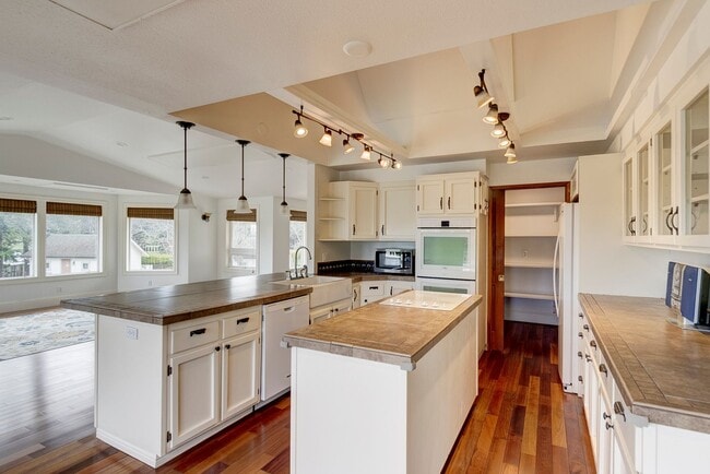 Photo - Charming Upper-Level Home with Water View – Walk to Downtown Coupeville