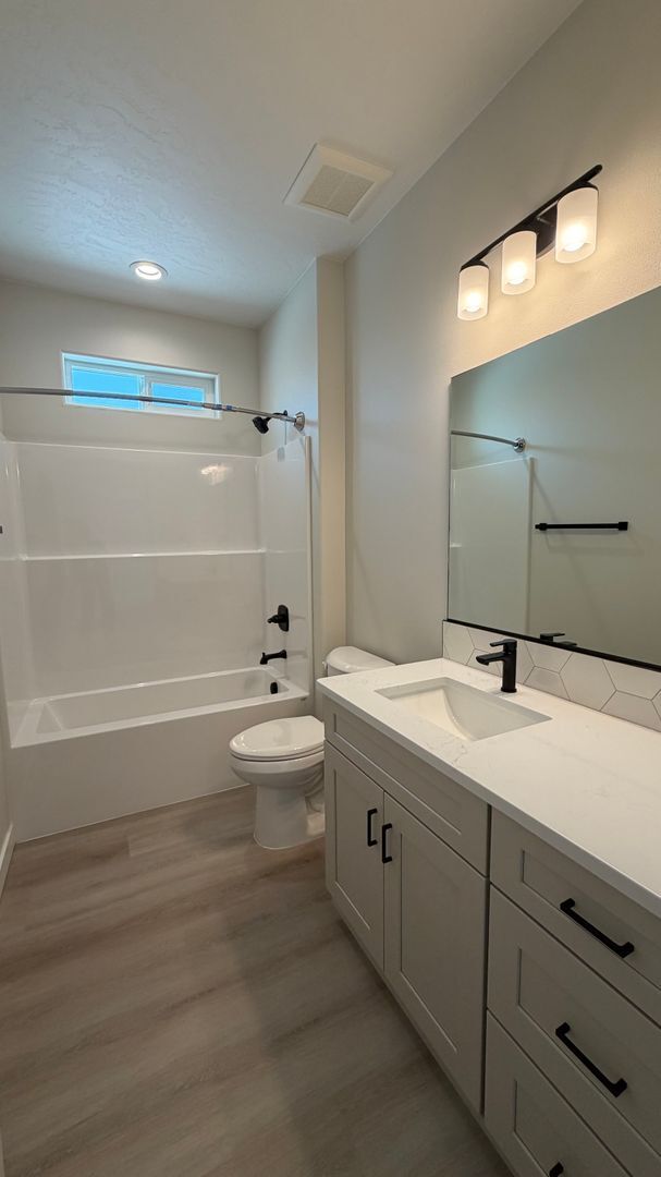 Photo - 3375 S Nelson St