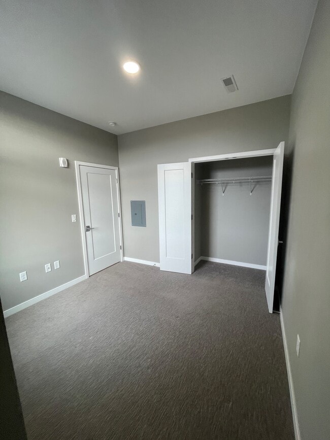 309-bedroom