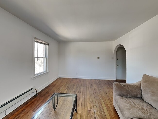 33 E Chalmers St Unit 3