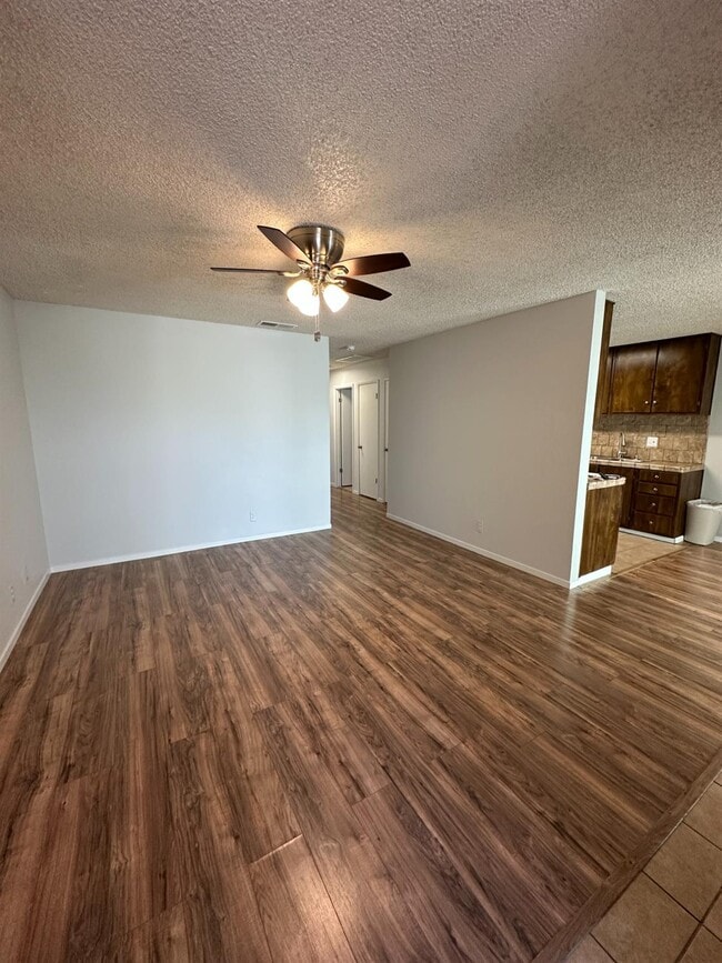 Photo - 297 E Bullard Ave Unidad 136