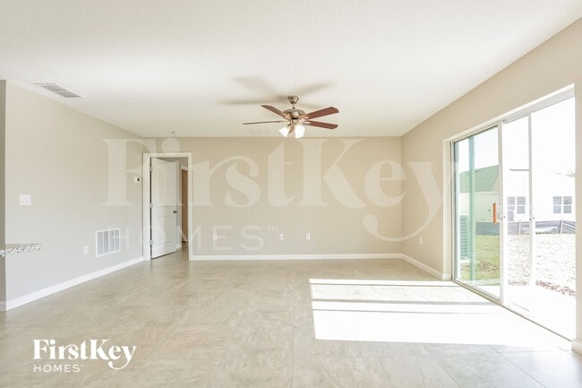 Photo - 610 Lindbergh Wy