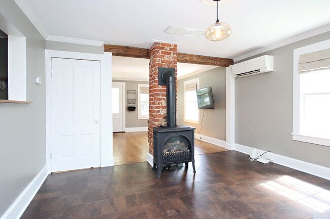 Photo - Charming Dog-Friendly Belmont Home