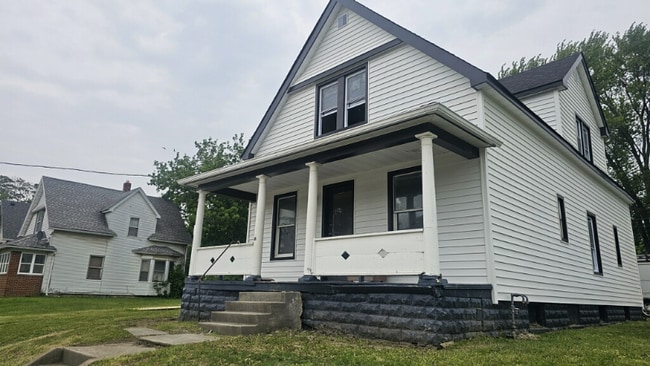 Building Photo - 1029 Hamilton St Rental