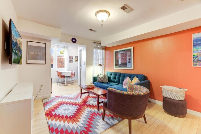 Photo - Updated  and Open Plan One Bed/One Bath 16...