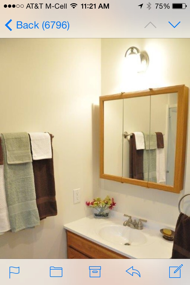 bathroom - 109 S Laurel Ave Unit 0