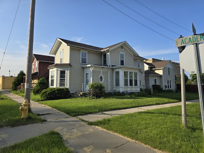 Photo - 21 S Academy St