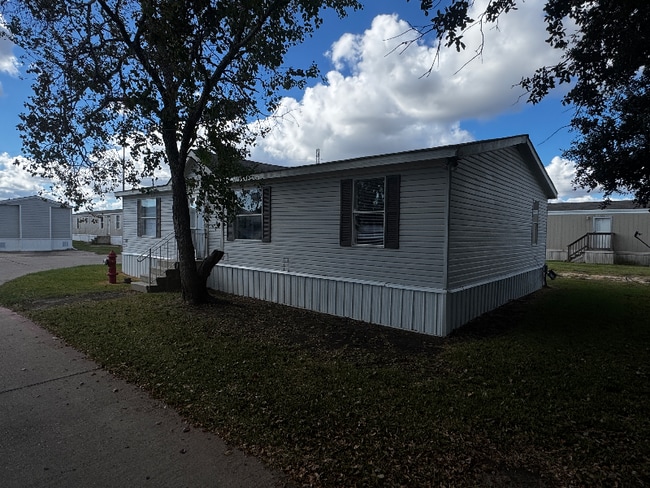 Photo - 122 Fox Meadow Dr