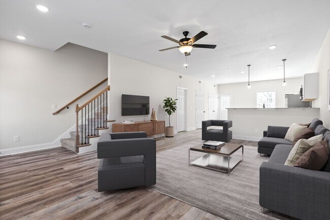 Photo - 3 Bedroom Pet Friendly Townhome For Rent Near Heritage Park!