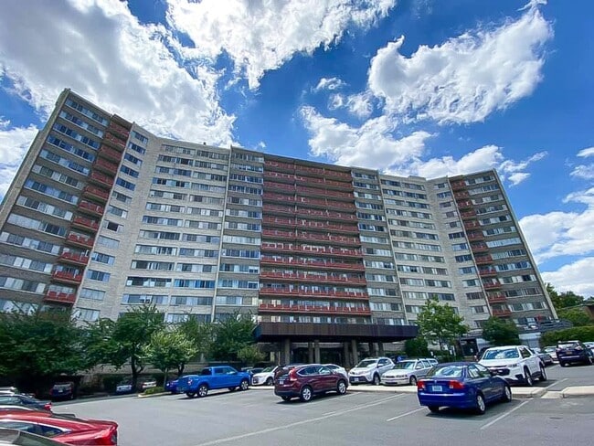 Building Photo - Beautiful 1 Bed 1 Bath Condo In Pavilion O...