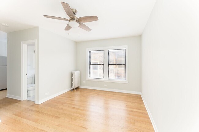 Photo - 520 W Cornelia Ave