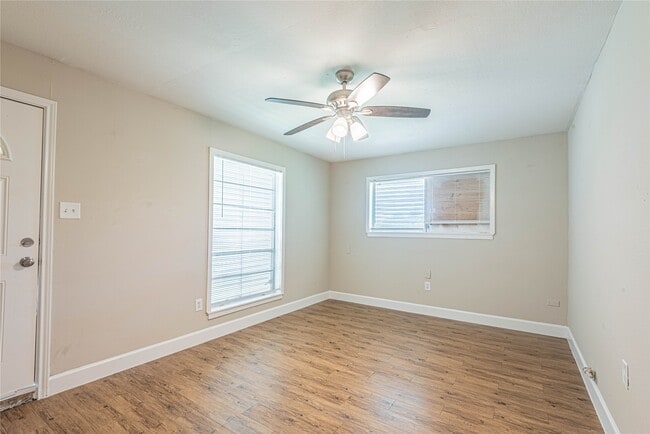 Photo - 128 N Washington St