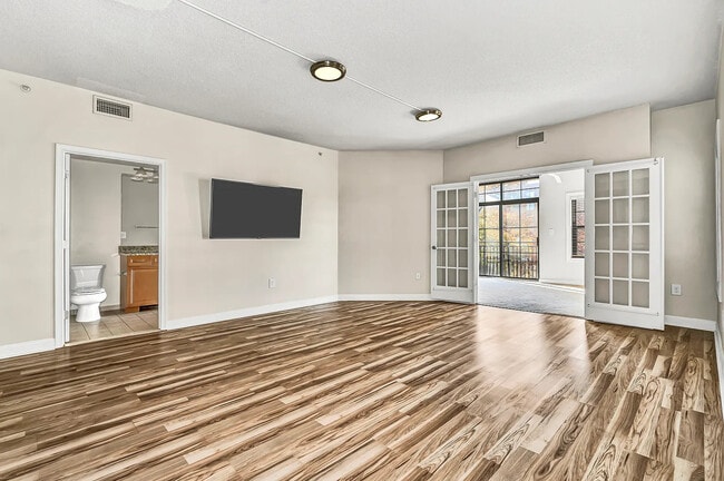 Photo - 1111 25th St NW