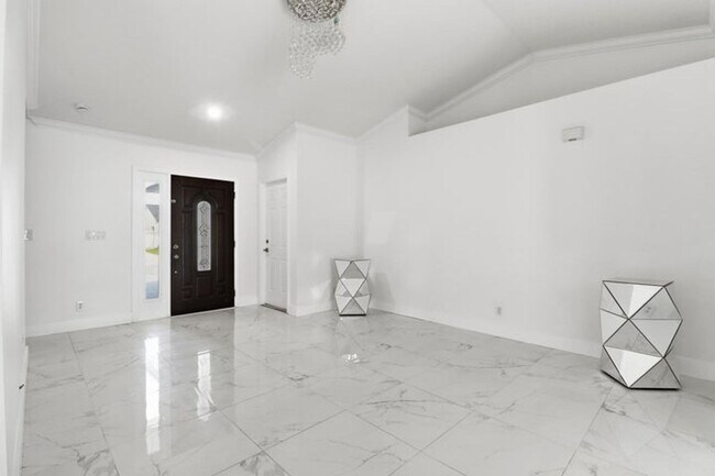 Photo - 105 Vanessa St