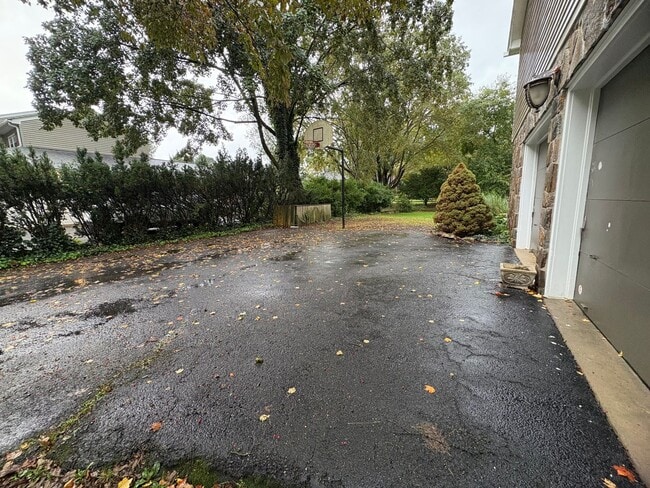 Photo - 4 Bedroom Single Family Home Available in ...
