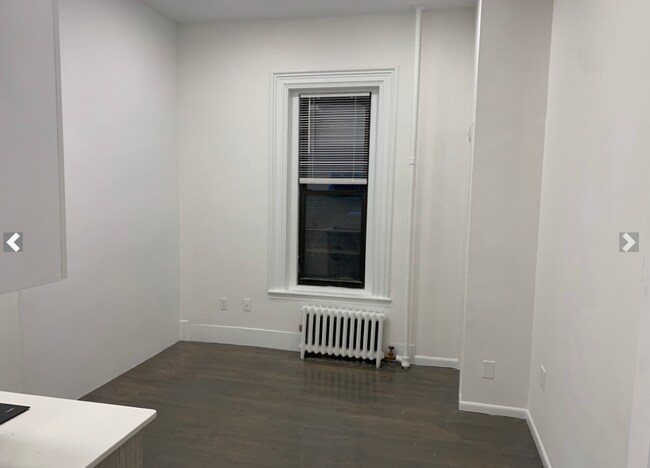 Photo - 254 Newbury St