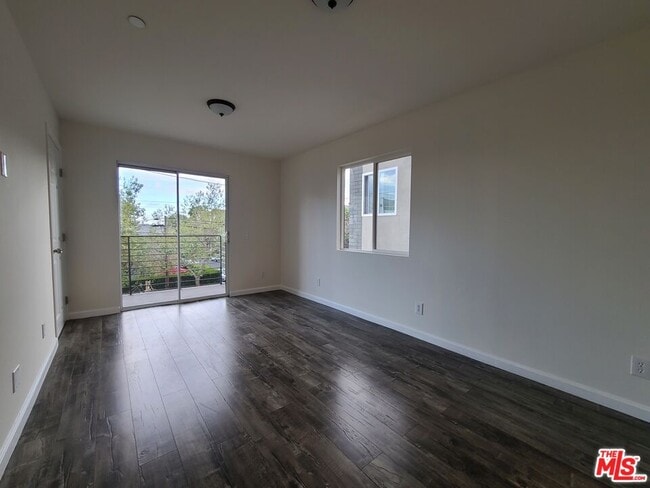 Photo - 7117 Hawthorn Ave Unit 2