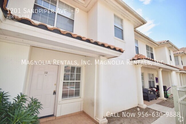 Building Photo - 2 bed 2.5 bath Townhouse in Mcallen Unit 9