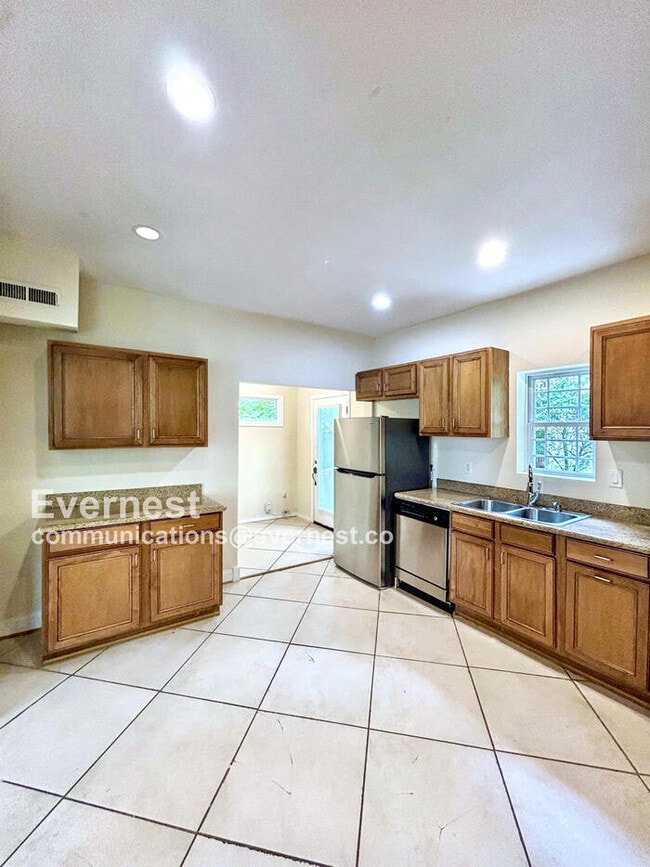 Photo - 1402 Ashley St