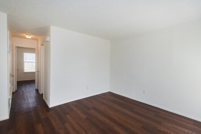 Photo - 6000 Tracy Lynn Ln