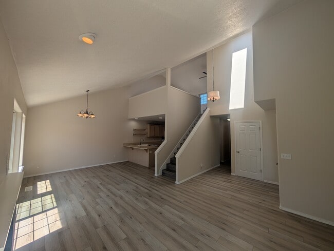 Building Photo - 6925 / 6927 Ridgetop Dr NE Unit 6925 Rental
