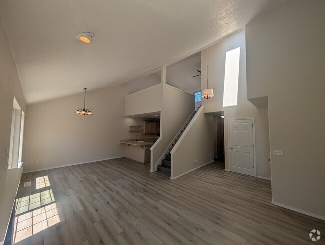 Building Photo - 6925 / 6927 Ridgetop Dr NE Unit 6925 Rental
