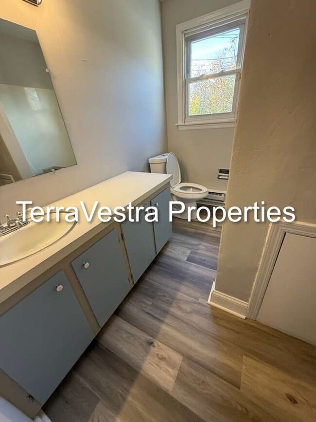 Photo - 108 N 8th St Unit Apartment C