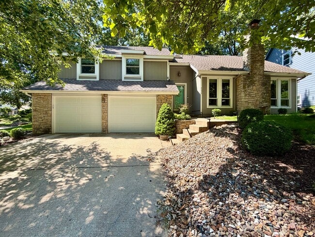 8238 Parkhill Cir
