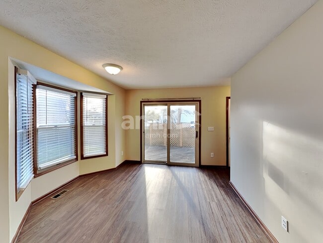 Photo - 5829 Sharets Dr