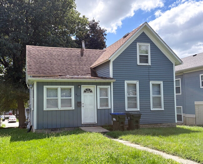 Building Photo - 947 E Market St